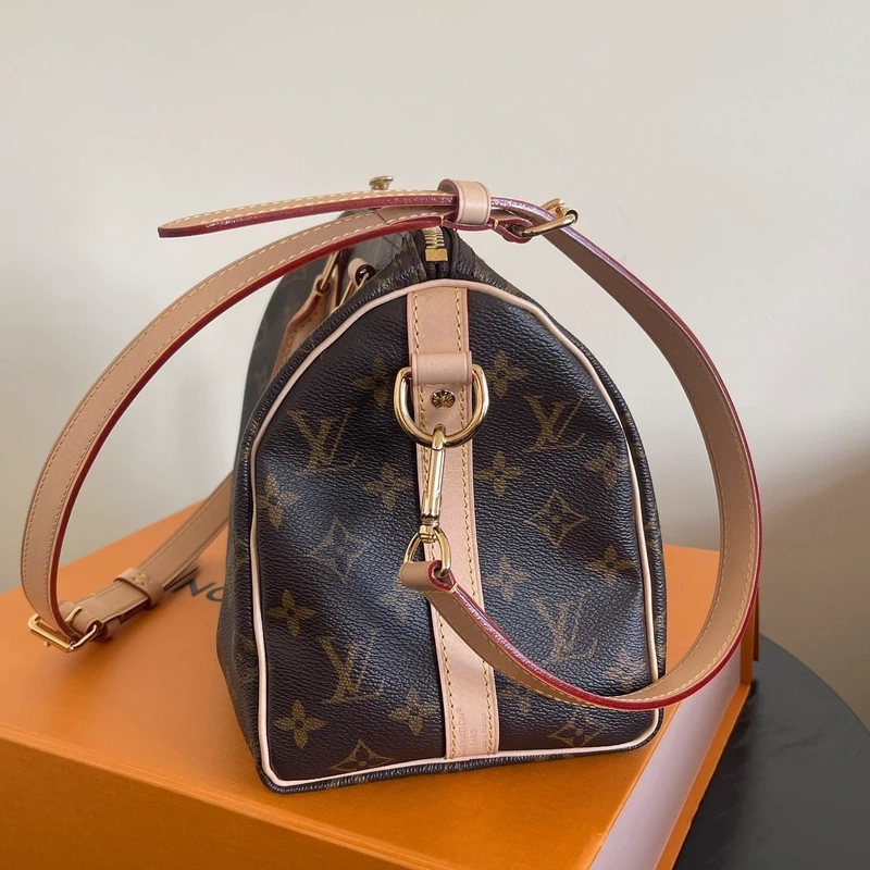 LOUIS VUITTON speedy 25 bandoulière monogram SAC DE LUXE DE SECONDE MAIN AUTHENTIQUE CERTIFICAT D'AUTHENTICITE ENTRUPY. SAC DE LUXE D'OCCASION PAS CHER. LOUIS VUITTON FULL SET