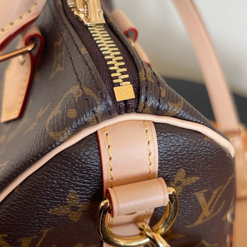 LOUIS VUITTON speedy 25 bandoulière monogram SAC DE LUXE DE SECONDE MAIN AUTHENTIQUE CERTIFICAT D'AUTHENTICITE ENTRUPY. SAC DE LUXE D'OCCASION PAS CHER. LOUIS VUITTON FULL SET