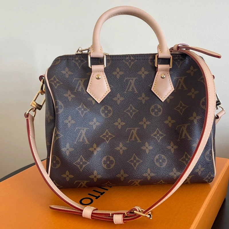 LOUIS VUITTON speedy 25 bandoulière monogram SAC DE LUXE DE SECONDE MAIN AUTHENTIQUE CERTIFICAT D'AUTHENTICITE ENTRUPY. SAC DE LUXE D'OCCASION PAS CHER. LOUIS VUITTON FULL SET