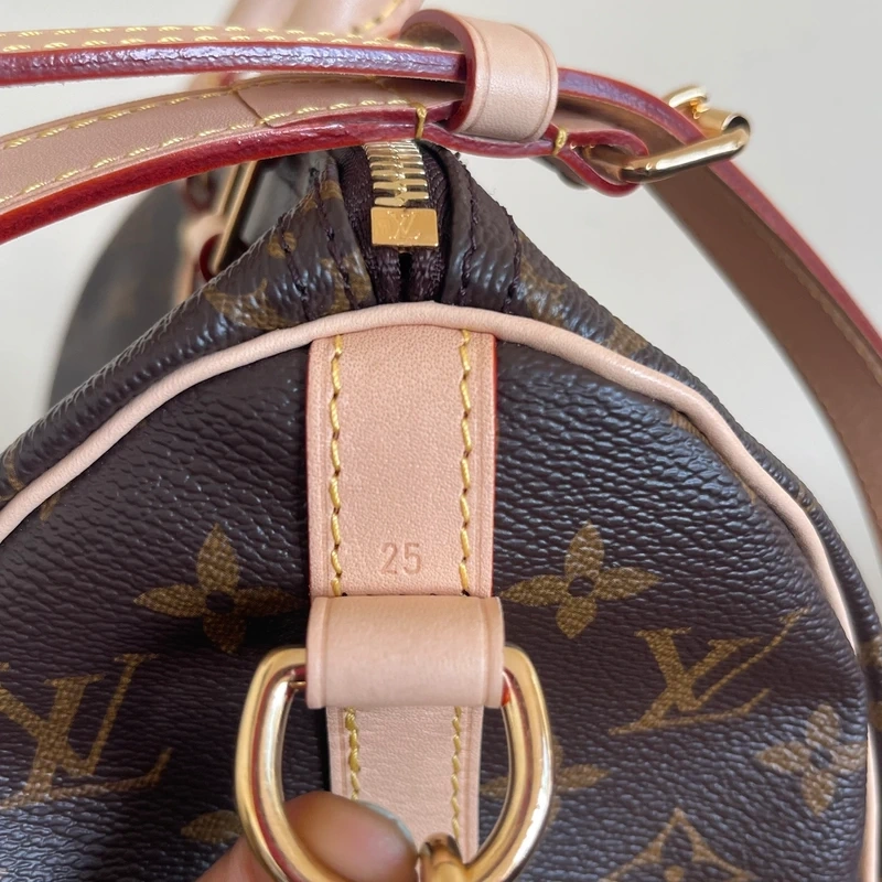 LOUIS VUITTON speedy 25 bandoulière monogram SAC DE LUXE DE SECONDE MAIN AUTHENTIQUE CERTIFICAT D'AUTHENTICITE ENTRUPY. SAC DE LUXE D'OCCASION PAS CHER. LOUIS VUITTON FULL SET