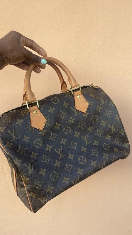 Louis Vuitton speedy 30 bandoulière monogram LUXE DE SECONDE MAIN AUTHENTIQUE CERTIFICAT D'AUTHENTICITE ENTRUPY. SAC DE LUXE D'OCCASION PAS CHER LOUIS VUITTON FULL SET.