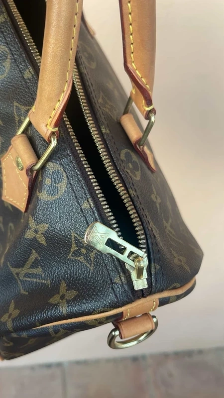 Louis Vuitton speedy 30 bandoulière monogram LUXE DE SECONDE MAIN AUTHENTIQUE CERTIFICAT D'AUTHENTICITE ENTRUPY. SAC DE LUXE D'OCCASION PAS CHER LOUIS VUITTON FULL SET.