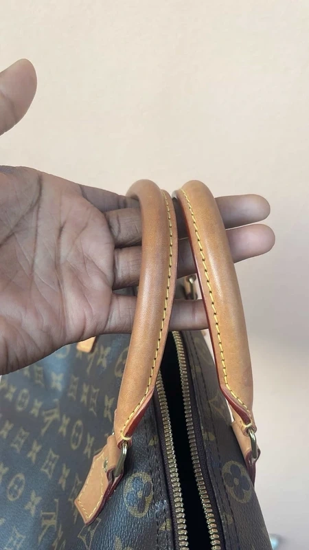 Louis Vuitton speedy 30 bandoulière monogram LUXE DE SECONDE MAIN AUTHENTIQUE CERTIFICAT D'AUTHENTICITE ENTRUPY. SAC DE LUXE D'OCCASION PAS CHER LOUIS VUITTON FULL SET.