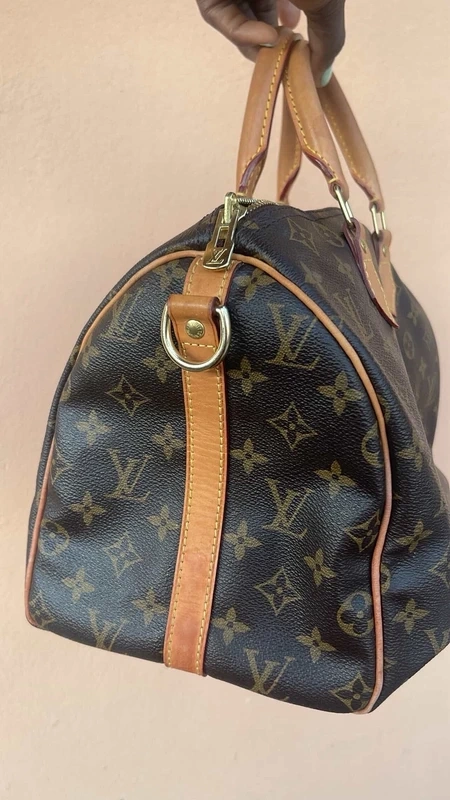 Louis Vuitton speedy 30 bandoulière monogram LUXE DE SECONDE MAIN AUTHENTIQUE CERTIFICAT D'AUTHENTICITE ENTRUPY. SAC DE LUXE D'OCCASION PAS CHER LOUIS VUITTON FULL SET.