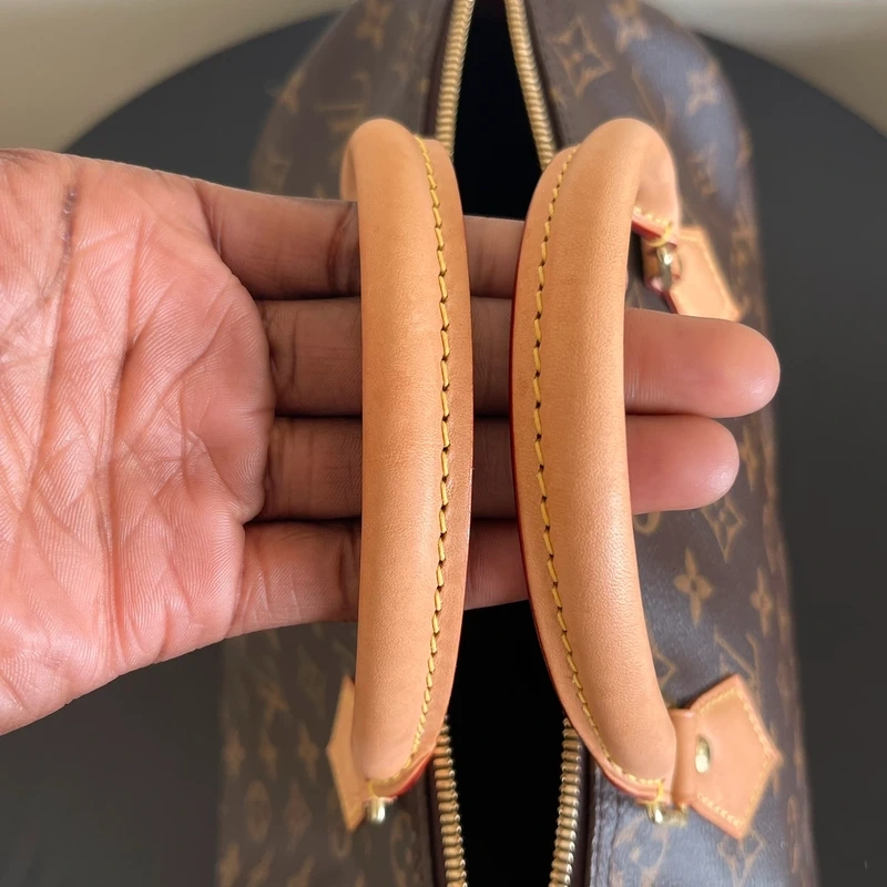 Louis Vuitton speedy 30 bandoulière monogram LUXE DE SECONDE MAIN AUTHENTIQUE CERTIFICAT D'AUTHENTICITE ENTRUPY. SAC DE LUXE D'OCCASION PAS CHER LOUIS VUITTON FULL SET.