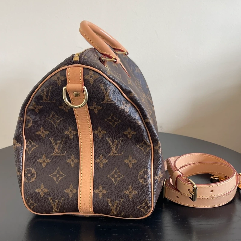 Louis Vuitton speedy 30 bandoulière monogram LUXE DE SECONDE MAIN AUTHENTIQUE CERTIFICAT D'AUTHENTICITE ENTRUPY. SAC DE LUXE D'OCCASION PAS CHER LOUIS VUITTON FULL SET.