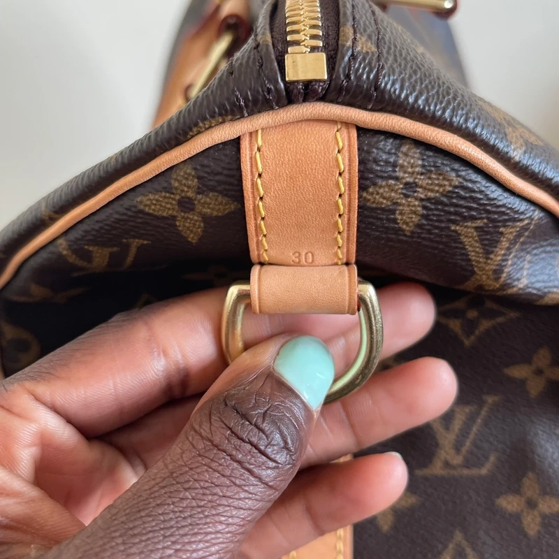 Louis Vuitton speedy 30 bandoulière monogram LUXE DE SECONDE MAIN AUTHENTIQUE CERTIFICAT D'AUTHENTICITE ENTRUPY. SAC DE LUXE D'OCCASION PAS CHER LOUIS VUITTON FULL SET.
