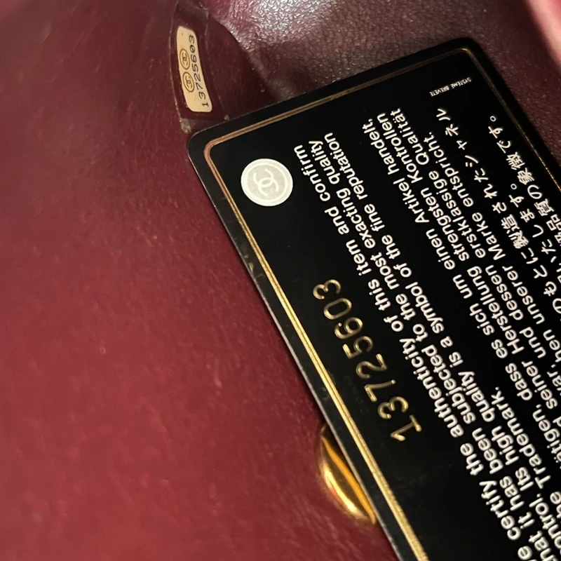 CHANEL mini timeless en cuir d'agneau noir bijouterie dorée. SAC DE LUXE DE SECONDE MAIN AUTHENTIQUE. CERTIFICAT ENTRUPY