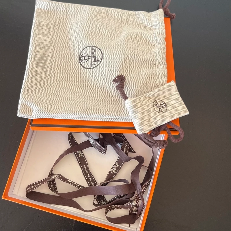 HERMES ceinture POP H gold LUXE DE SECONDE MAIN AUTHENTIQUE CERTIFICAT D'AUTHENTICITE ENTRUPY. SAC DE LUXE. HERMES FULL SET