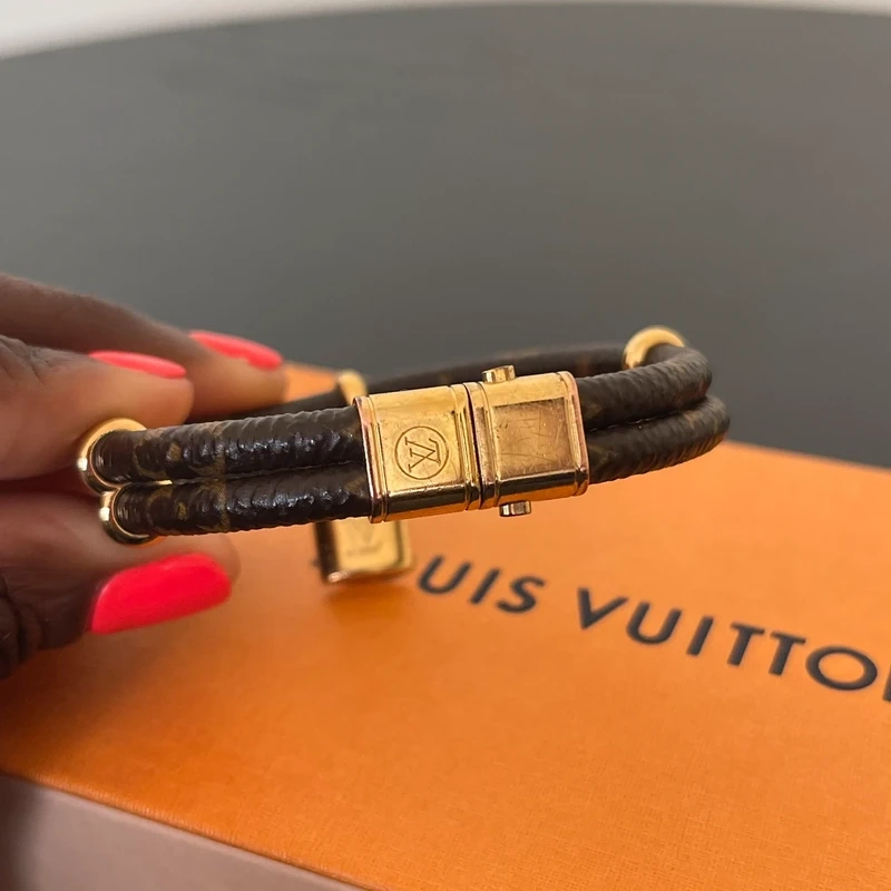 LOUIS VUITTON bracelet keep it twice monogram LUXE D'OCCASION PAS CHER LOUIS VUITTON FULL SET.