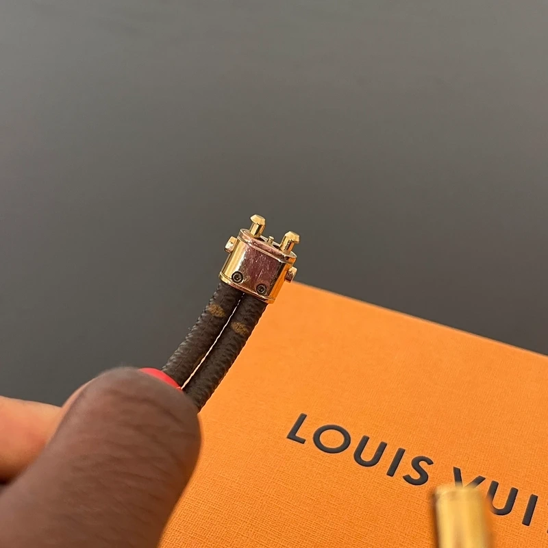LOUIS VUITTON bracelet keep it twice monogram LUXE D'OCCASION PAS CHER LOUIS VUITTON FULL SET.