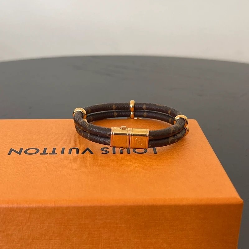 LOUIS VUITTON bracelet keep it twice monogram LUXE D'OCCASION PAS CHER LOUIS VUITTON FULL SET.