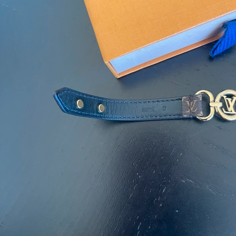 Louis Vuitton bracelet LV circle monogram BIJOUX DE LUXE DE SECONDE MAIN AUTHENTIQUE. CERTIFICAT ENTRUPY