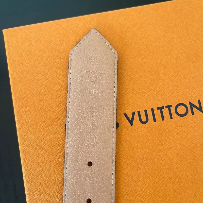 LOUIS VUITTON ceinture LV circle 35mm réversible LUXE DE SECONDE MAIN AUTHENTIQUE CERTIFICAT D'AUTHENTICITE ENTRUPY. SAC DE LUXE. LV FULL SET