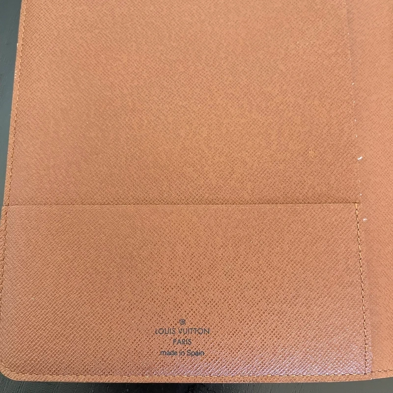Louis Vuitton couverture pour agenda de bureau vintage LUXE DE SECONDE MAIN AUTHENTIQUE CERTIFICAT D'AUTHENTICITE ENTRUPY. SAC DE LUXE D'OCCASION