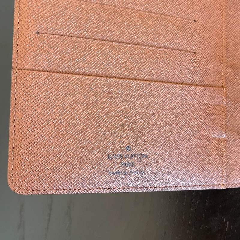 Louis Vuitton couverture pour agenda MM monogram. LUXE DE SECONDE MAIN AUTHENTIQUE. SAC DE LUXE