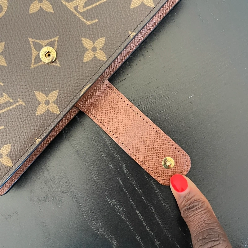 Louis Vuitton couverture pour agenda MM monogram. LUXE DE SECONDE MAIN AUTHENTIQUE. SAC DE LUXE