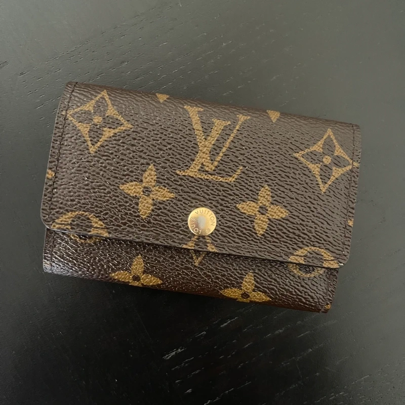 LUXE DE SECONDE MAIN AUTHENTIQUE. SAC DE LUXE LV