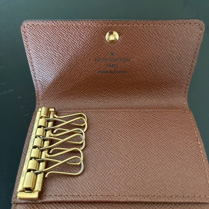 LUXE DE SECONDE MAIN AUTHENTIQUE. SAC DE LUXE LV