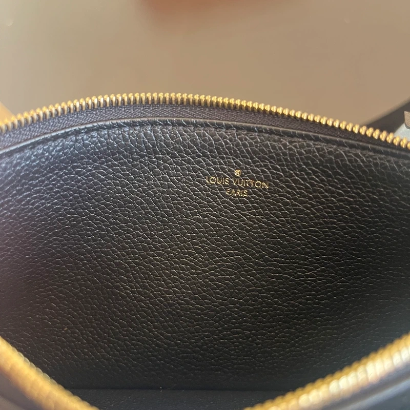 LOUIS VUITTON Félicie en cuir monogram empreinte noir SAC DE LUXE DE SECONDE MAIN AUTHENTIQUE CERTIFICAT D'AUTHENTICITE ENTRUPY. SAC DE LUXE D'OCCASION PAS CHER LV FULL SET.