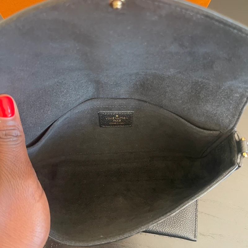 LOUIS VUITTON Félicie en cuir monogram empreinte noir SAC DE LUXE DE SECONDE MAIN AUTHENTIQUE CERTIFICAT D'AUTHENTICITE ENTRUPY. SAC DE LUXE D'OCCASION PAS CHER LV FULL SET.