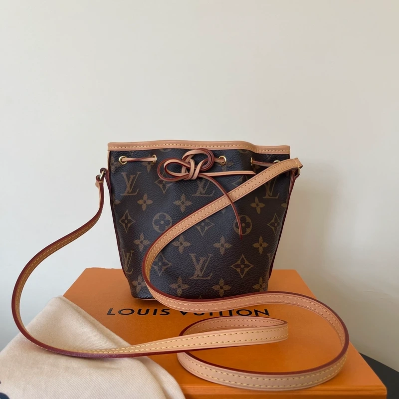 LOUIS VUITTON Noé nano monogram SAC DE LUXE DE SECONDE MAIN AUTHENTIQUE CERTIFICAT D'AUTHENTICITE ENTRUPY. SAC DE LUXE D'OCCASION PAS CHER. LOUIS VUITTON FULL SET