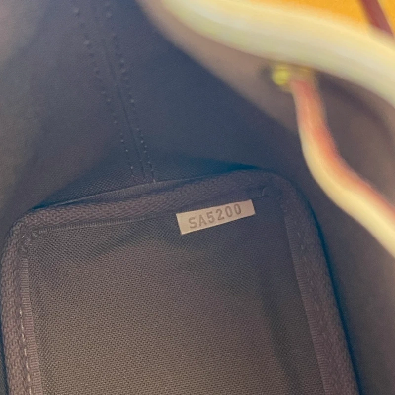 LOUIS VUITTON Noé nano monogram SAC DE LUXE DE SECONDE MAIN AUTHENTIQUE CERTIFICAT D'AUTHENTICITE ENTRUPY. SAC DE LUXE D'OCCASION PAS CHER. LOUIS VUITTON FULL SET