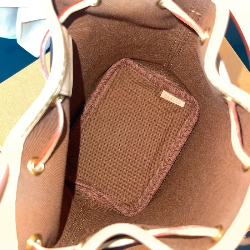 LOUIS VUITTON Noé nano monogram SAC DE LUXE DE SECONDE MAIN AUTHENTIQUE CERTIFICAT D'AUTHENTICITE ENTRUPY. SAC DE LUXE D'OCCASION PAS CHER. LOUIS VUITTON FULL SET
