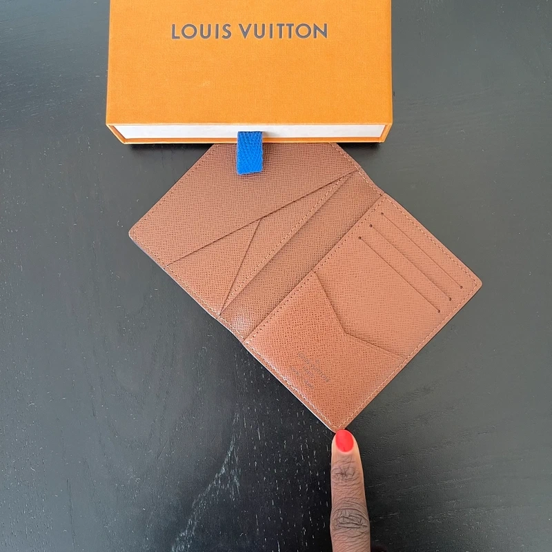 LOUIS VUITTON organizer de poche monogram LUXE DE SECONDE MAIN AUTHENTIQUE CERTIFICAT D'AUTHENTICITE ENTRUPY. SAC DE LUXE D'OCCASION PAS CHER. PETITE MAROQUINERIE LV