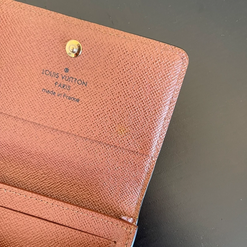 LOUIS VUITTON Pochette Favorite PM Monogram SAC DE LUXE DE SECONDE MAIN AUTHENTIQUE. CERTIFICAT ENTRUPY