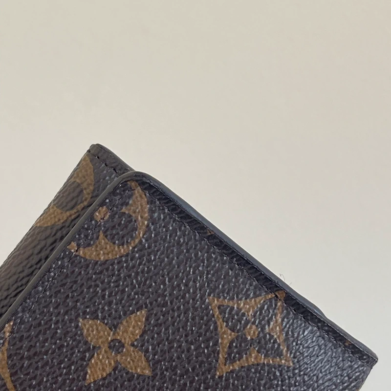 LOUIS VUITTON Pochette Favorite PM Monogram SAC DE LUXE DE SECONDE MAIN AUTHENTIQUE. CERTIFICAT ENTRUPY