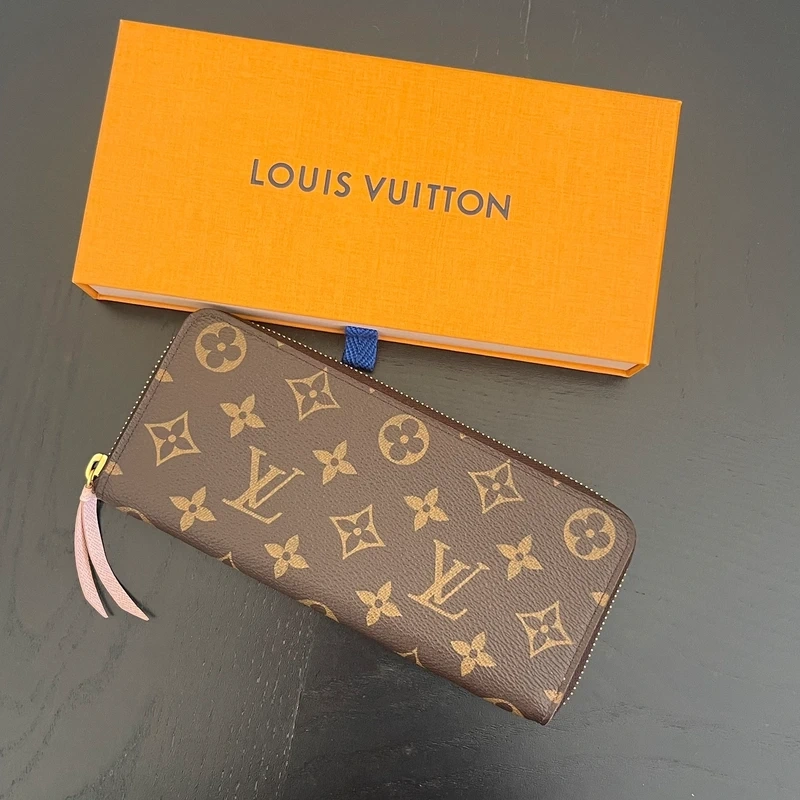 LOUIS VUITTON portefeuille Clémence monogram ballerine. LUXE DE SECONDE MAIN AUTHENTIQUE. LV FULL SET. SAC DE LUXE
