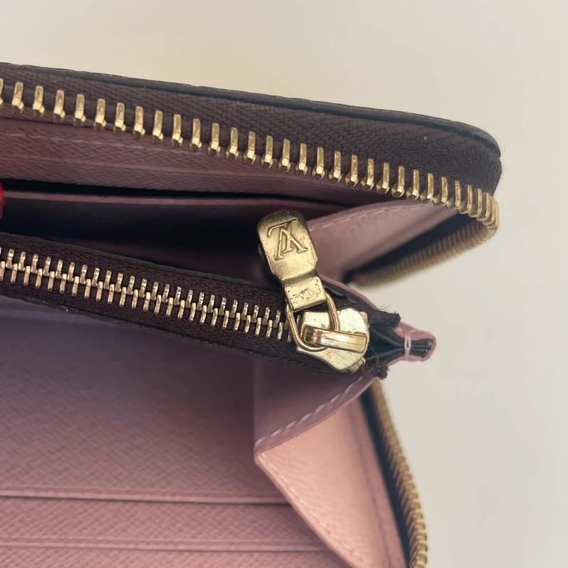 LOUIS VUITTON portefeuille Clémence monogram ballerine. LUXE DE SECONDE MAIN AUTHENTIQUE. LV FULL SET. SAC DE LUXE
