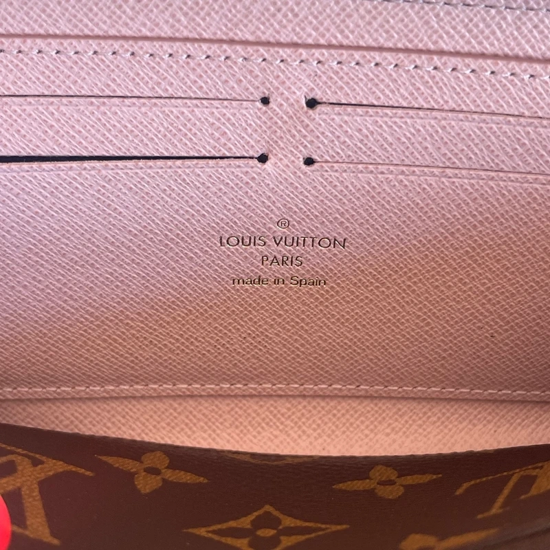 LOUIS VUITTON portefeuille Clémence monogram ballerine. LUXE DE SECONDE MAIN AUTHENTIQUE. LV FULL SET. SAC DE LUXE