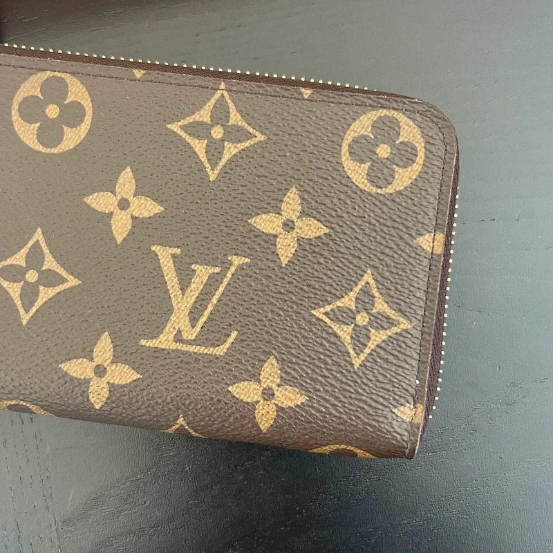 LOUIS VUITTON portefeuille Clémence monogram ballerine. LUXE DE SECONDE MAIN AUTHENTIQUE. LV FULL SET. SAC DE LUXE