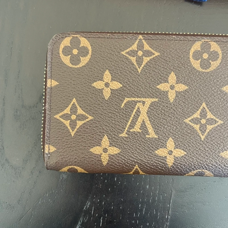 LOUIS VUITTON portefeuille Clémence monogram ballerine. LUXE DE SECONDE MAIN AUTHENTIQUE. LV FULL SET. SAC DE LUXE