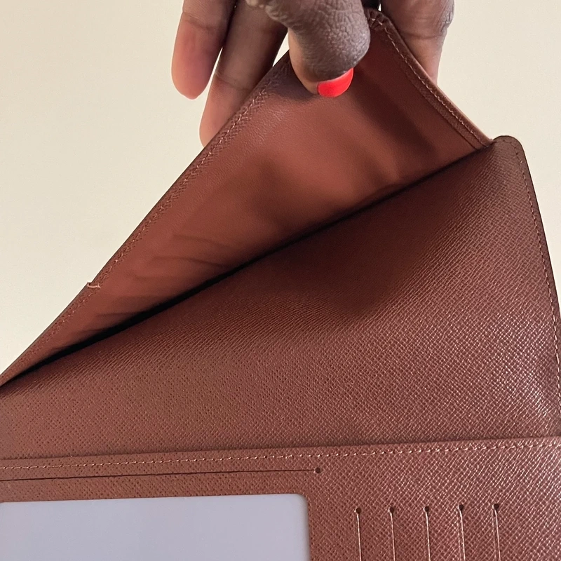 Louis Vuitton portefeuille Eugenie monogram LUXE DE SECONDE MAIN AUTHENTIQUE. SAC DE LUXE LV ENTRUPY CERTIFICATE