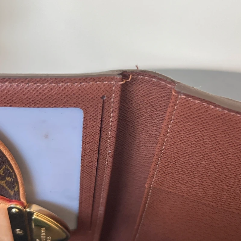 LUXE DE SECONDE MAIN AUTHENTIQUE. LV FULL SET. SAC DE LUXE