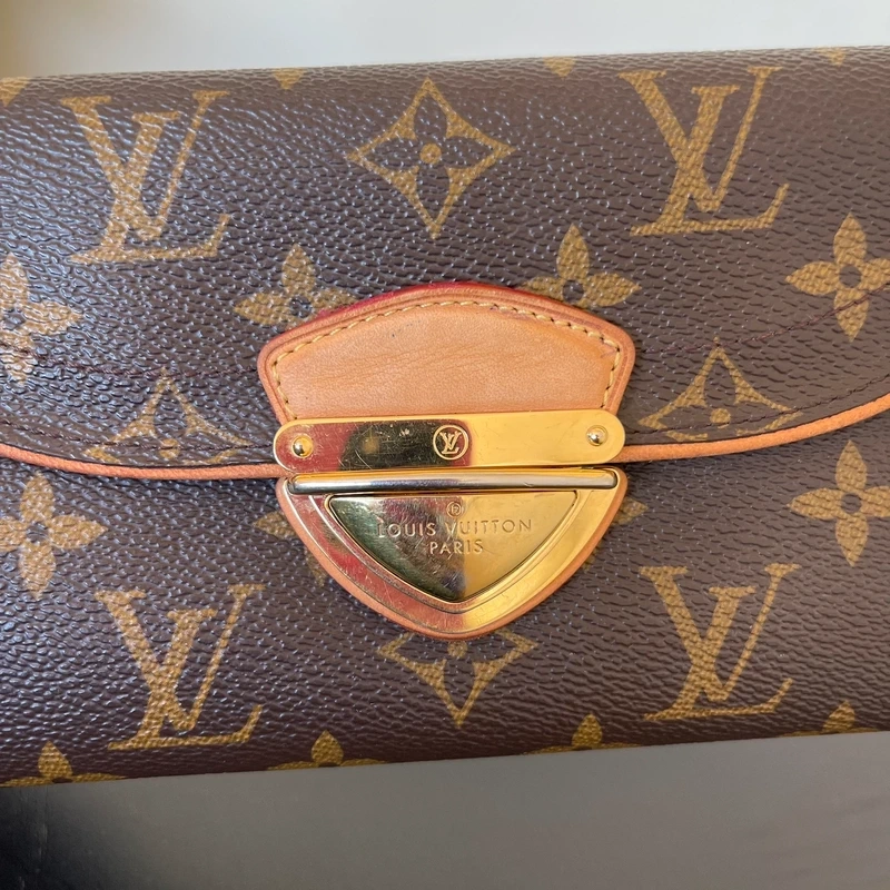 LUXE DE SECONDE MAIN AUTHENTIQUE. LV FULL SET. SAC DE LUXE