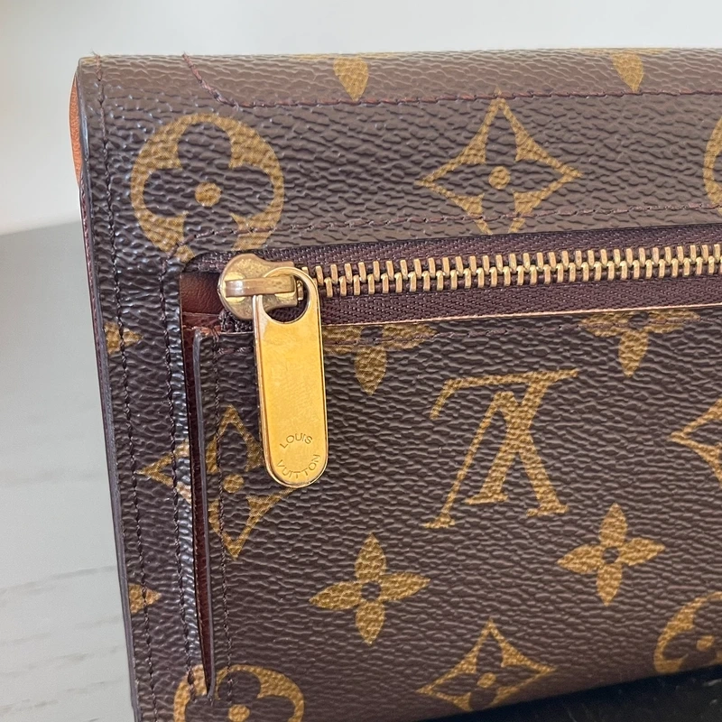 LUXE DE SECONDE MAIN AUTHENTIQUE. LV FULL SET. SAC DE LUXE