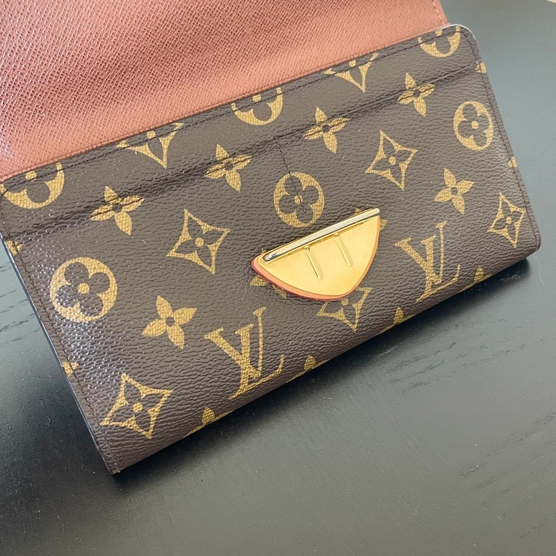 LUXE DE SECONDE MAIN AUTHENTIQUE. LV FULL SET. SAC DE LUXE