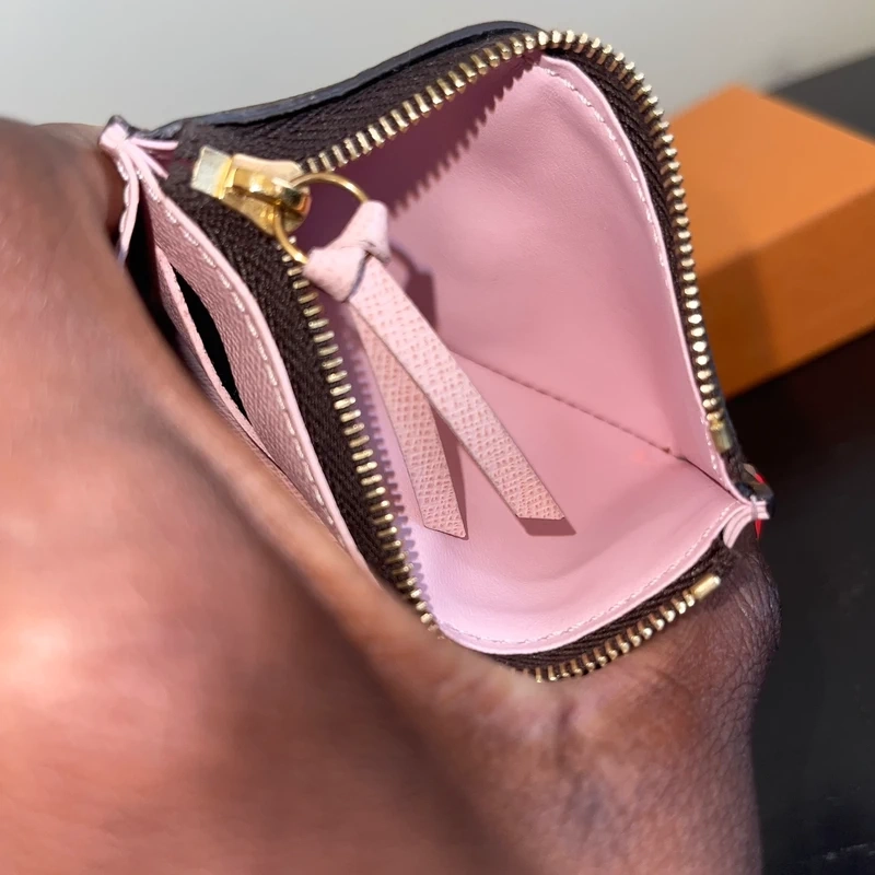 Louis Vuitton portefeuille Rosalie monogram ballerine. Luxe de seconde main authentique