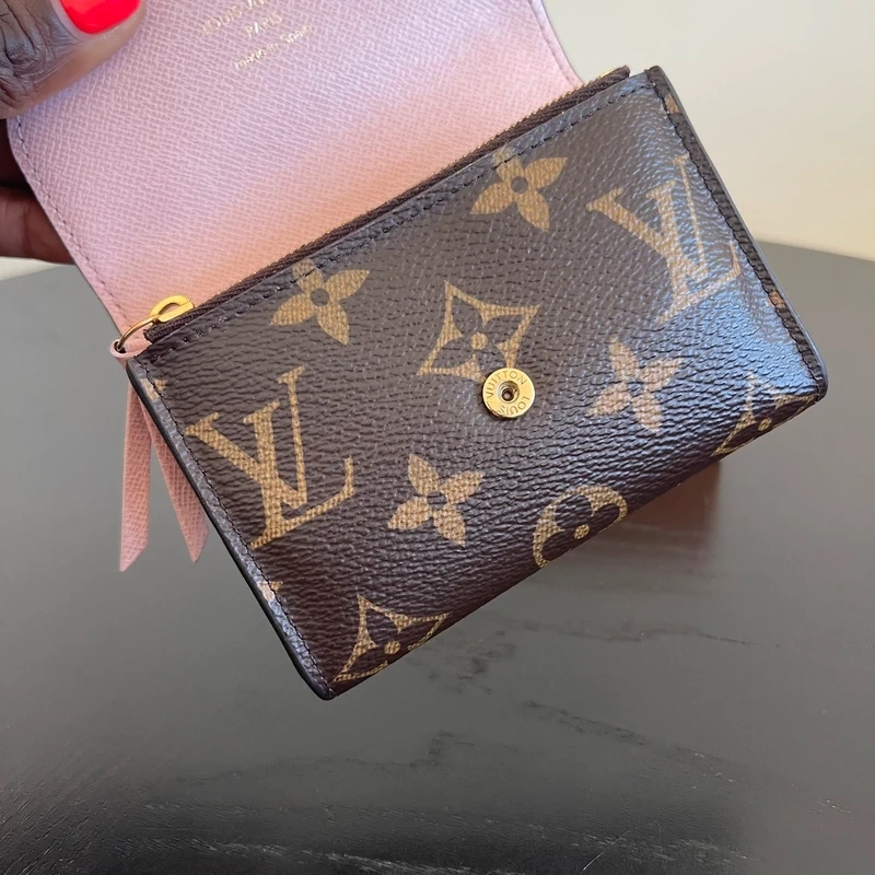 Louis Vuitton portefeuille Rosalie monogram ballerine. Luxe de seconde main authentique