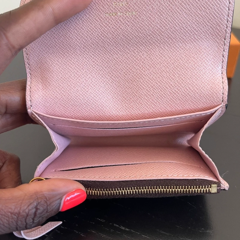 Louis Vuitton portefeuille Rosalie monogram ballerine. Luxe de seconde main authentique