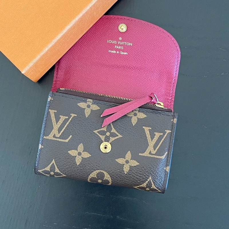 Louis Vuitton portefeuille Rosalie pivoine monogram. LUXE DE SECONDE MAIN AUTHENTIQUE. SAC DE LUXE
