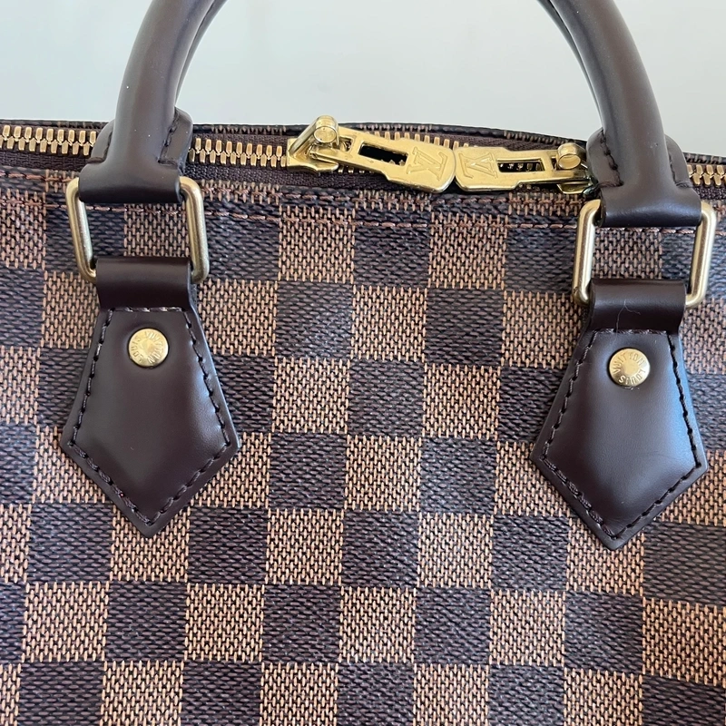 Louis Vuitton speedy 25 bandoulière damier ébène LUXE DE SECONDE MAIN AUTHENTIQUE. SAC DE LUXE LV ENTRUPY CERTIFICATE