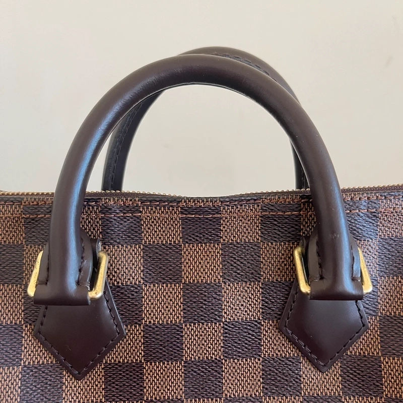 Louis Vuitton speedy 25 bandoulière damier ébène LUXE DE SECONDE MAIN AUTHENTIQUE. SAC DE LUXE LV ENTRUPY CERTIFICATE