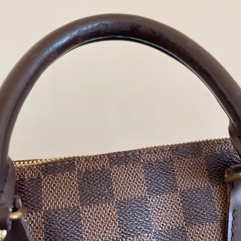 LOUIS VUITTON speedy 35 bandoulière damier ébène LOUIS VUITTON speedy 35 bandoulière damier ébène LUXE DE SECONDE MAIN AUTHENTIQUE. SAC DE LUXE LV