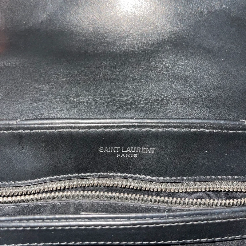 Yves saint laurent loulou toy noir bijouterie argentée SAC DE LUXE DE SECONDE MAIN AUTHENTIQUE CERTIFICAT D'AUTHENTICITE ENTRUPY. SAC DE LUXE D'OCCASION PAS CHER YSL FULL SET.