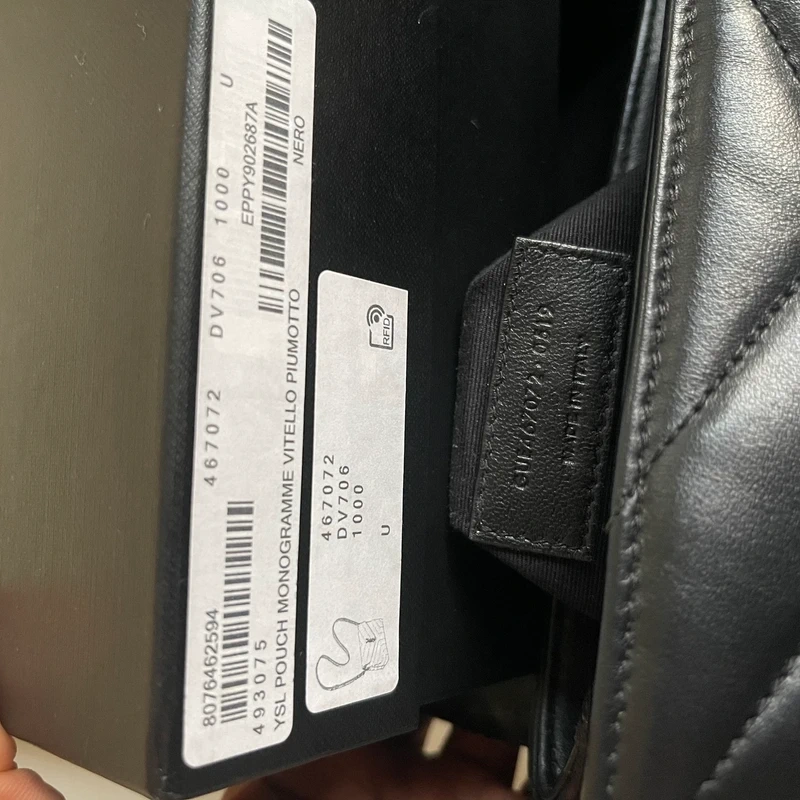 Yves saint laurent loulou toy noir bijouterie argentée SAC DE LUXE DE SECONDE MAIN AUTHENTIQUE CERTIFICAT D'AUTHENTICITE ENTRUPY. SAC DE LUXE D'OCCASION PAS CHER YSL FULL SET.